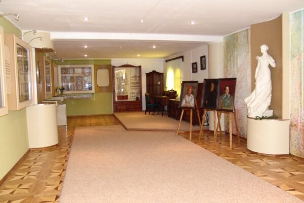 Музей Лесі Українки в Луцьку: історія, експозиції та цікаві факти