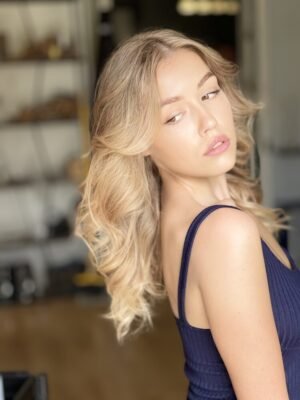 Віка Бакалова: Біографія та Життєвий Шлях Відомої Українки