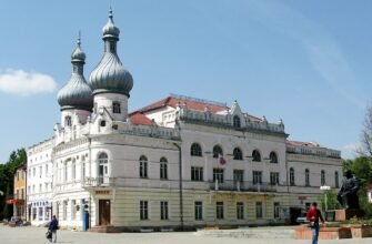 Борщівський обласний краєзнавчий музей: історія та експозиції