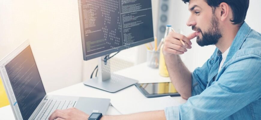 Хто такий програміст: детальний огляд професії та її особливості