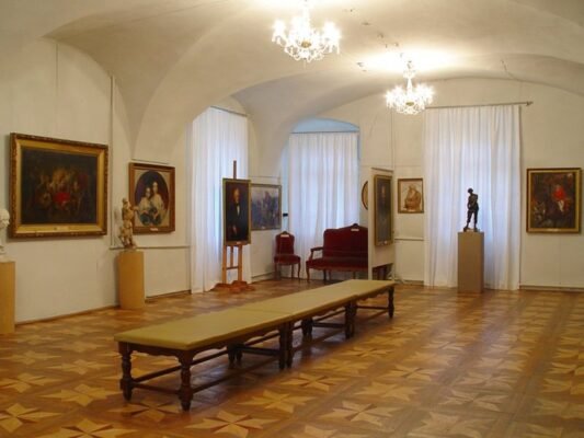 Відвідайте Художній Музей Луцька: Перлина Волинського Мистецтва