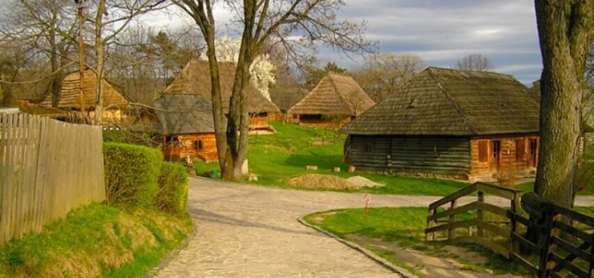 Ужгородський Музей Під Відкритим Небом: Подорож у Часі та Артефакти