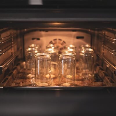 Як стерилізувати банки в духовці: простий метод крок за кроком