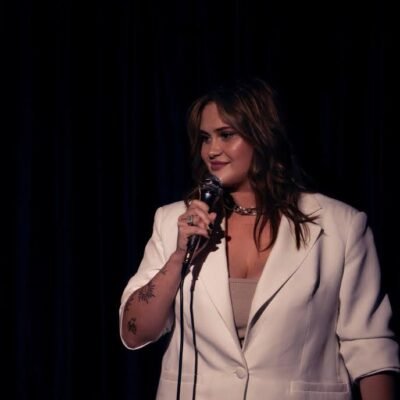 Алла Волкова: Життєвий Шлях та Вплив на Розвиток Стендап Комедії