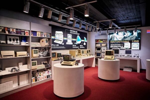 Відкриття Музею Apple у Києві: Історія Технологій в Серці Столиці