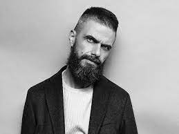 Ілларіон Павлюк: Від Дитинства та Освіти до Творчої Кар’єри