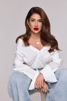 Наталі Солонік: Біографія та життєвий шлях української зірки