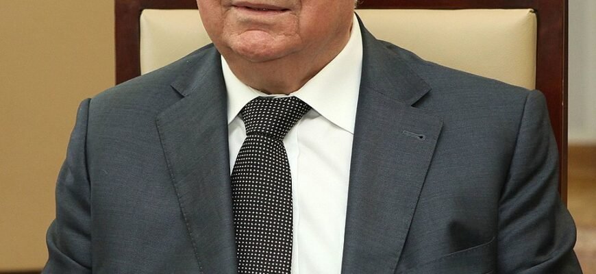 Хто став першим президентом України? Дізнайтеся відповідь тут!