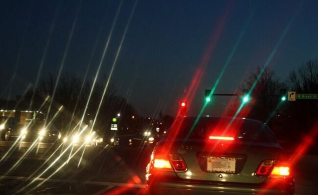 Як бачать люди з астигматизмом: особливості зору і корекція