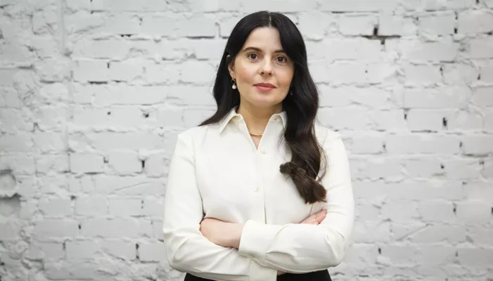 Власта Лазур: Біографія та кар’єра відомої української журналістки. Власта Лазур: Біографія та кар’єра відомої української журналістки.