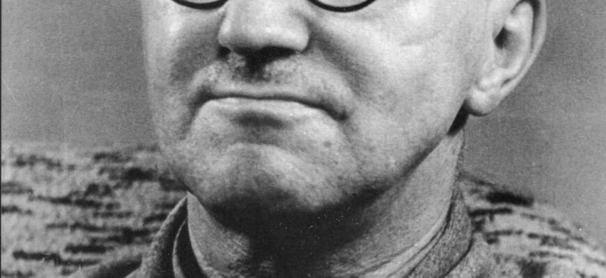 Бертольд Брехт: Відомий Німецький Драматург – Життя і Творчість