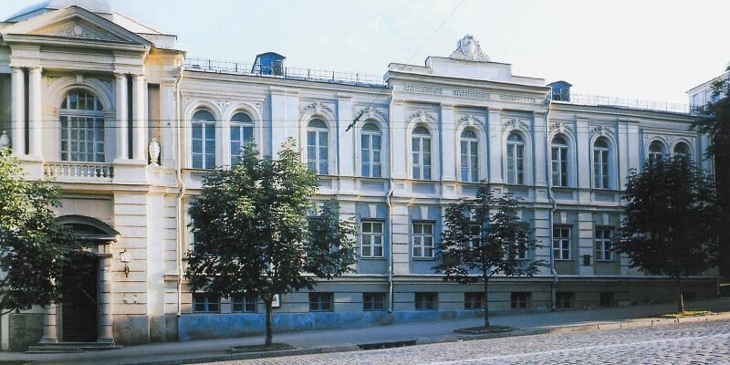 Національний музей літератури України: скарби письменницької спадщини