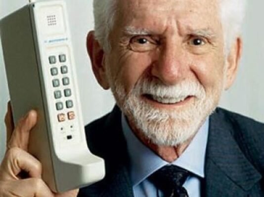 Хто винайшов телефон: історія створення та винахідник