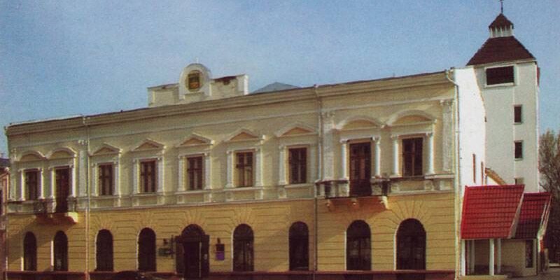 Косівський музей Гуцульщини: Подорож у світ традицій та культури Карпат Косівський музей Гуцульщини: Подорож у світ традицій та культури Карпат