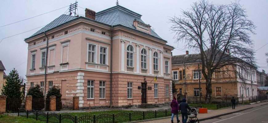 Відкрийте для себе історію в Музеї Дрогобиччина: відділ історії