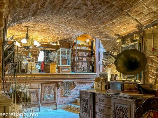 Відкрийте для себе кав’ярню-музей Чернівців: історія в кожній чашці