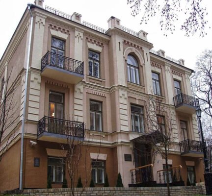 Відвідайте Музей Грушевського в Києві: Історія та експозиції