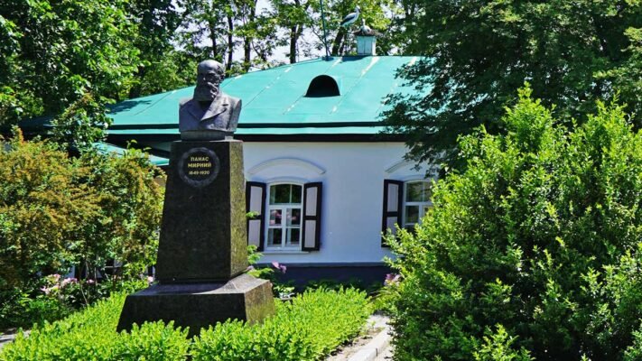 Літературно-меморіальний музей П. Мирного: Подорож у світ письменника Літературно-меморіальний музей П. Мирного: Подорож у світ письменника