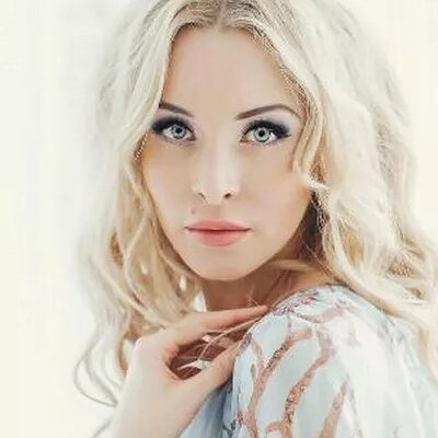 Андріана: Біографія та Історії Успіху Співачки, Яка Підкорює Сцени