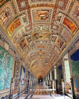 Ватикан Музей: Ваш гід у світі безцінних мистецьких скарбів