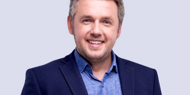 Дмитро Карпачов: Життєвий Шлях та Кар’єра Відомого Телеведучого