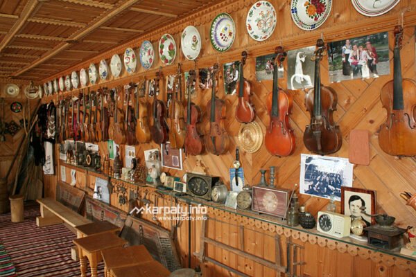 Відкрийте для себе скарби музею музичних інструментів Верховини