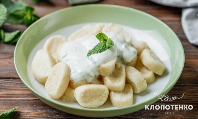 Як зробити ліниві вареники з сиром: покроковий рецепт