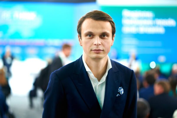 Біографія Миколи Давидюка: відомий політолог та експерт України