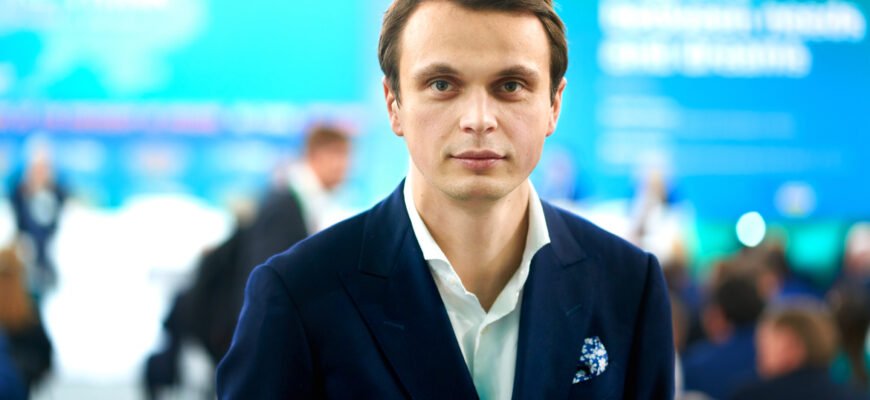 Біографія Миколи Давидюка: відомий політолог та експерт України