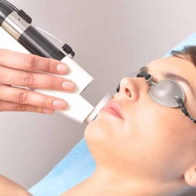 Народні методи видалення волосся на обличчі: найефективніші рішення