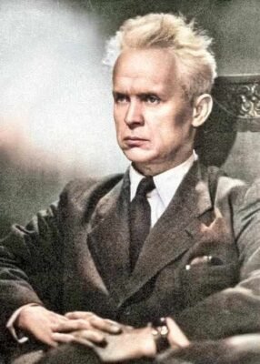 Олександр Довженко: ключові віхи життя в скороченій біографії