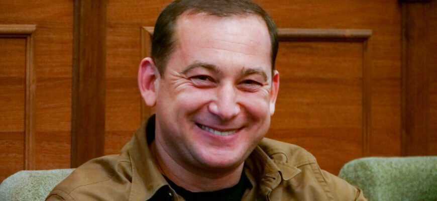 Біографія Олександра Кватирка: Життєвий Шлях та Професійні Досягнення