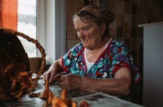 Хто може бути опікуном людини похилого віку: вимоги і критерії