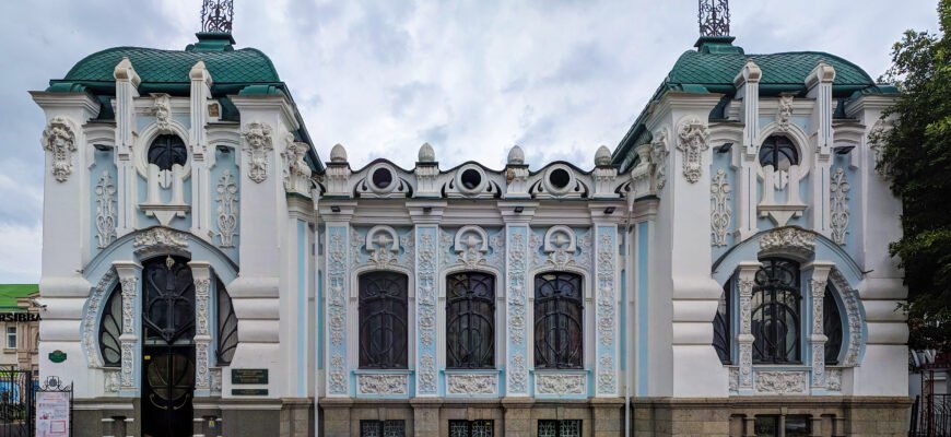 Досліджуйте історію у Кировоградському обласному краєзнавчому музеї