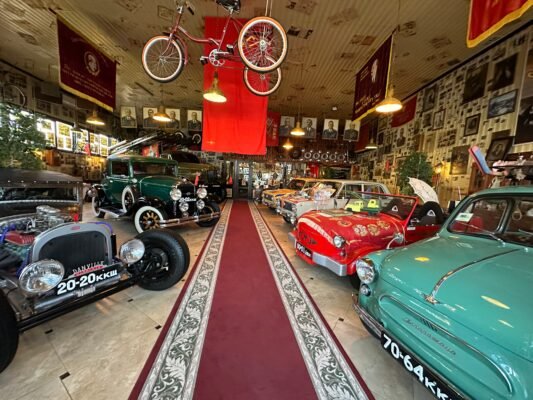 Музей ретро машин: Подорож у минуле автомобільного мистецтва
