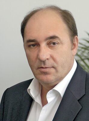 Біографія Сергія Крижанівського: Життєвий Шлях та Видатні Досягнення