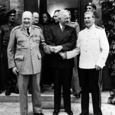 Оберіть всіх, хто брав участь у Потсдамській конференції