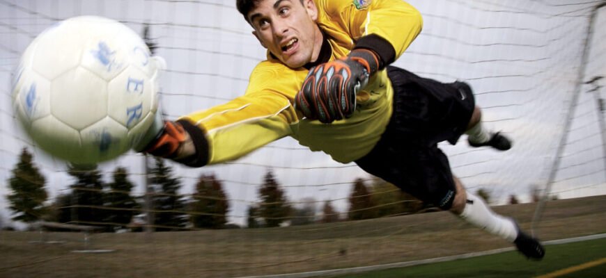 Голкіпер: Роль, Навички та Важливість у Сучасному Футболі Голкіпер: Роль, Навички та Важливість у Сучасному Футболі