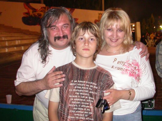 Степан Гіга: Біографія та Родина Відомого Українського Співака