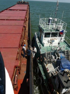 Лоцман: Хто це та яку роль відіграє в морській навігації?