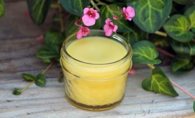 Як зробити мазь в домашніх умовах: простий і ефективний рецепт