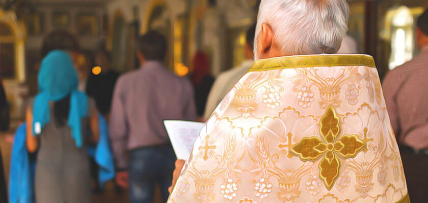 Хто платить зарплату священникам в Україні: джерела фінансування