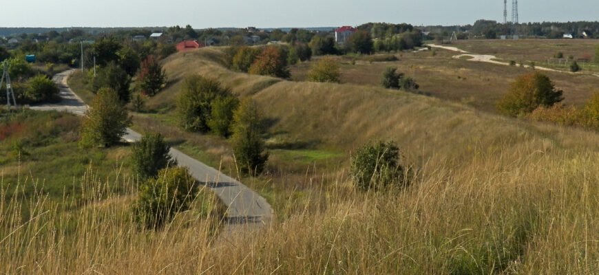 Змієві вали: Хто побудував ці давні оборонні споруди?