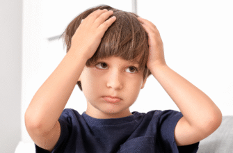 У дитини болить голова і тошнить: причини та що робити