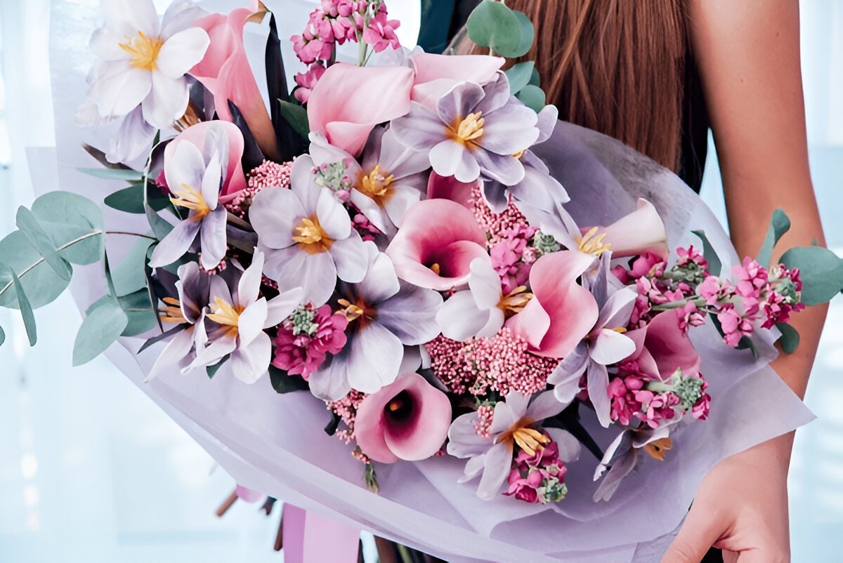 шикарний букет квітів для жінки з днем народження