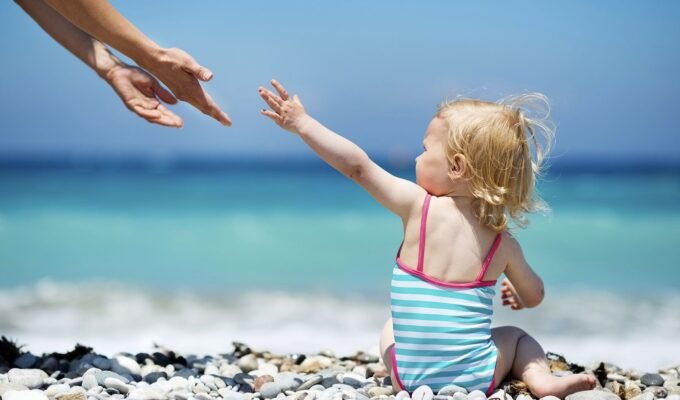 Тепловий удар у дитини: симптоми, перша допомога та профілактика