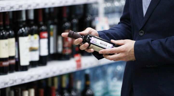 Чи можна повернути алкоголь в магазин: правила та обмеження повернення
