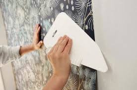 Чи можна клеїти обої на вапно: практичні поради та рекомендації