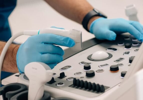 Чи можна робити УЗД при місячних: особливості та рекомендації