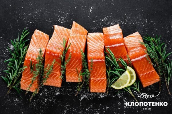 Форель і лосось: яка різниця між цими популярними рибами?